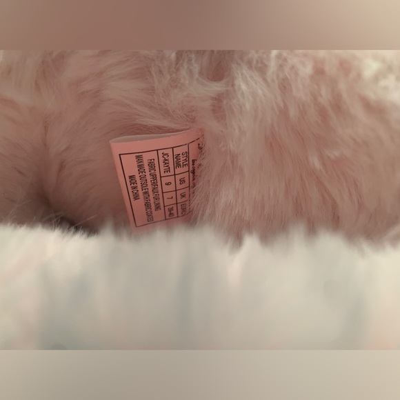 Juicy Couture Kayte Boots 🎀 - Picture 2 of 4